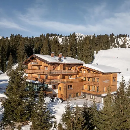 Hotel Burgwald 4*